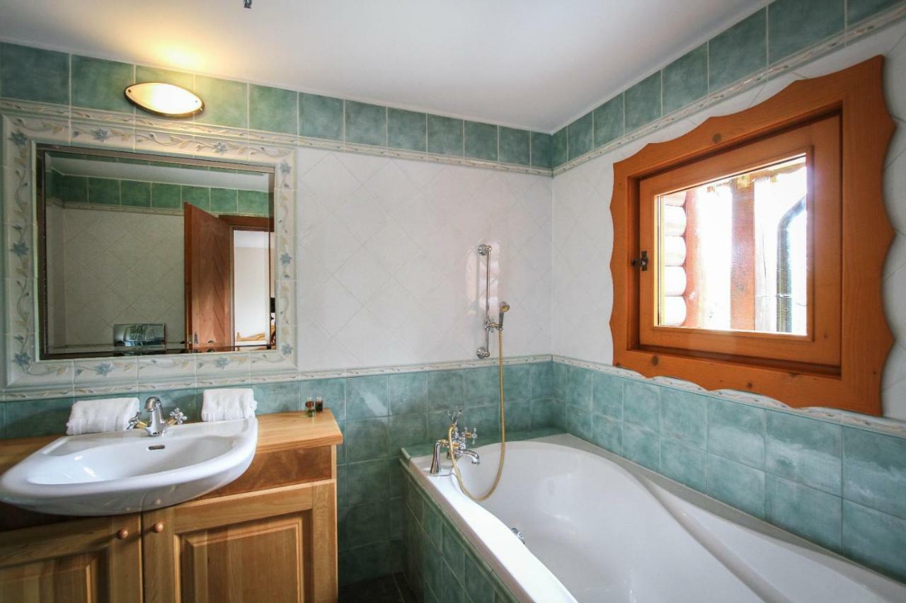 Koliba Expo Hotel Zelezna Bagian luar foto