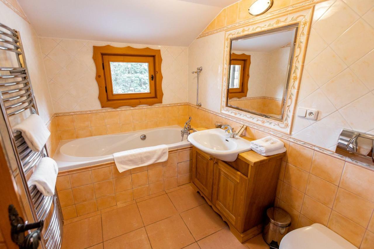 Koliba Expo Hotel Zelezna Bagian luar foto